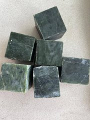 Камень Нефрит колотый (форма куба 7х7х7 см) для бани и сауны, ведро 10 кг